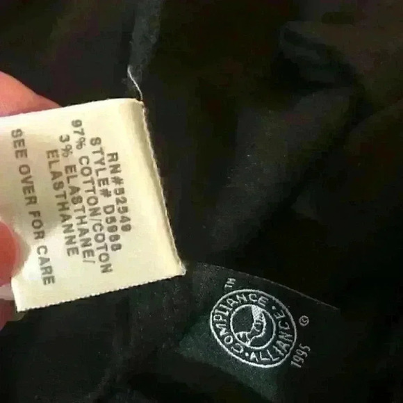 Laundry by  Shelli Segal - Picture 6 of 7